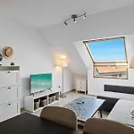 Sunny Penthouse By Costarentals - Ref 212 *