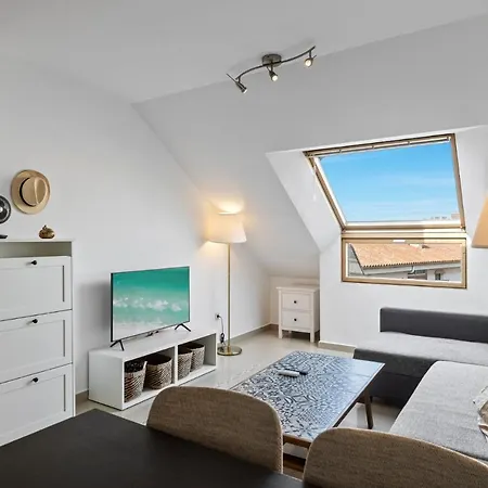 Apartment Sunny Penthouse In By Costarentals - Ref 212