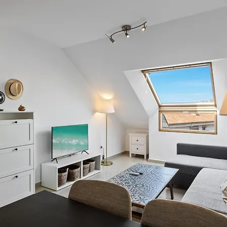 Sunny Penthouse By Costarentals - Ref 212 *