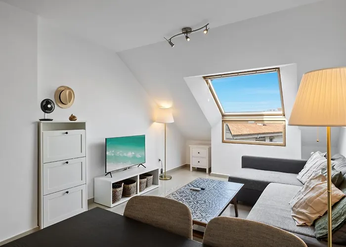 Sunny Penthouse By Costarentals - Ref 212 *